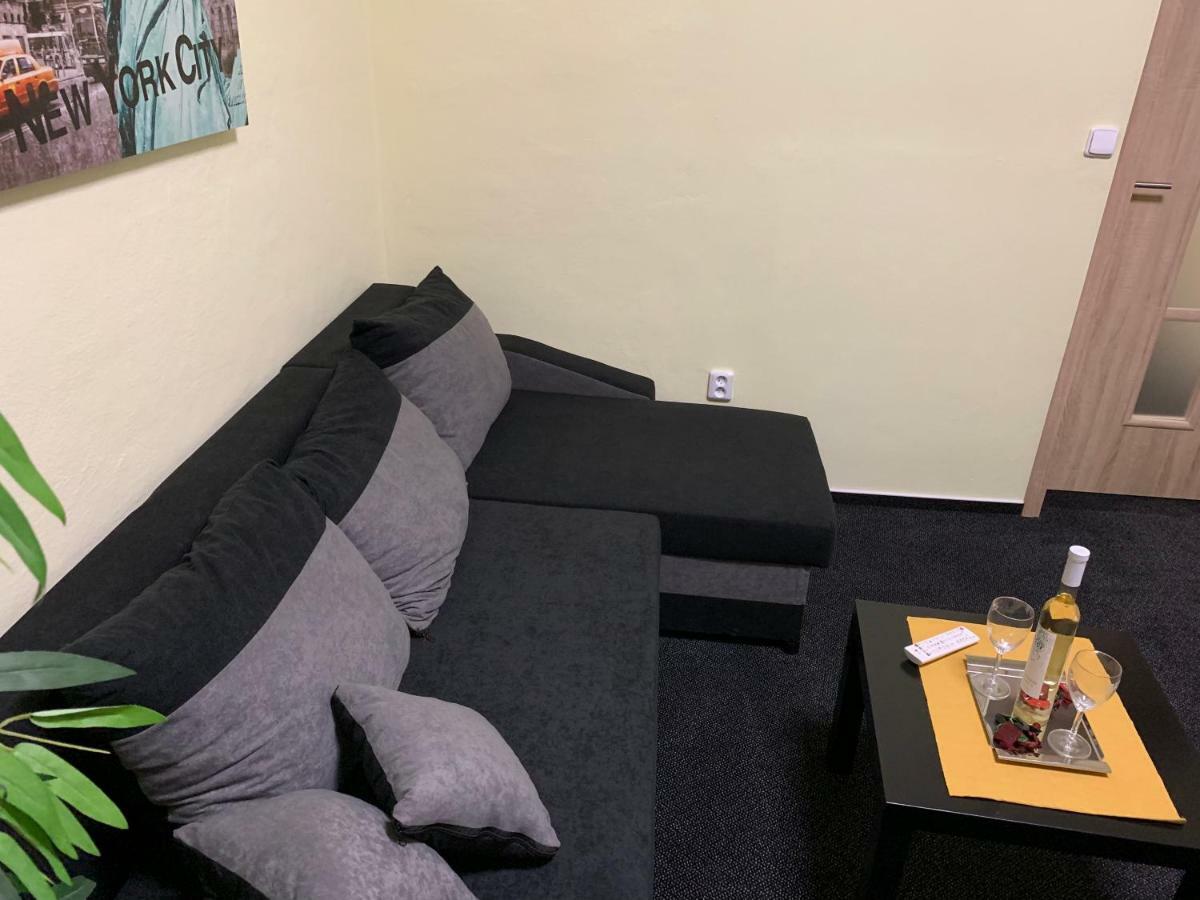 Apartman Alesta Bruntál Eksteriør bilde